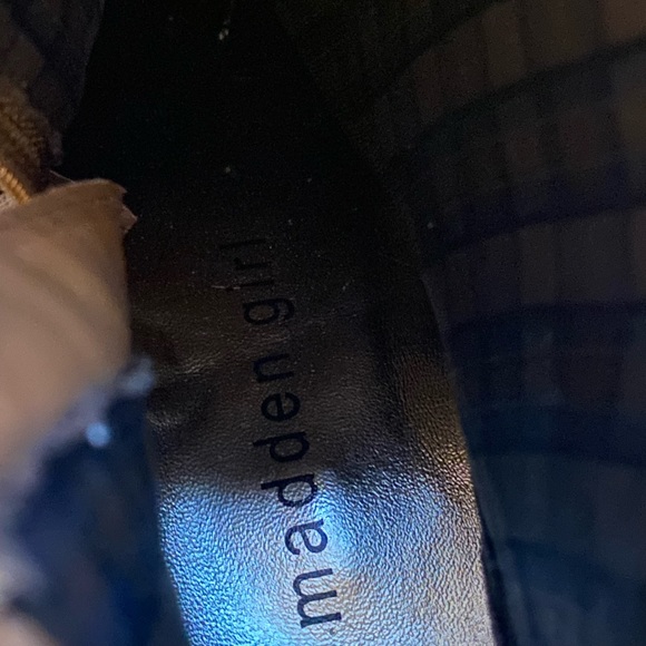 Madden Girl 2 3/4” heeled tie up booties. Size 7 - Picture 5 of 7